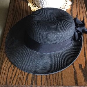 Black sun hat